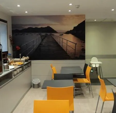 & Suites Arrizul Gros San Sebastián