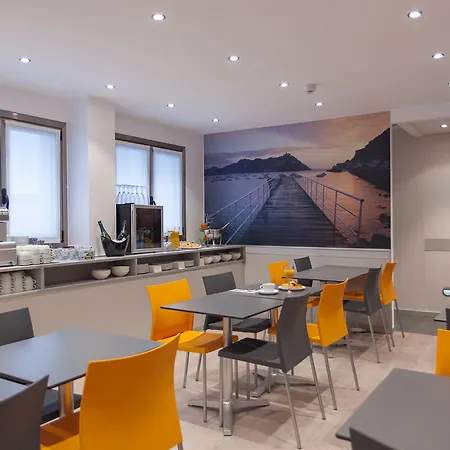 & Suites Arrizul Gros San Sebastián