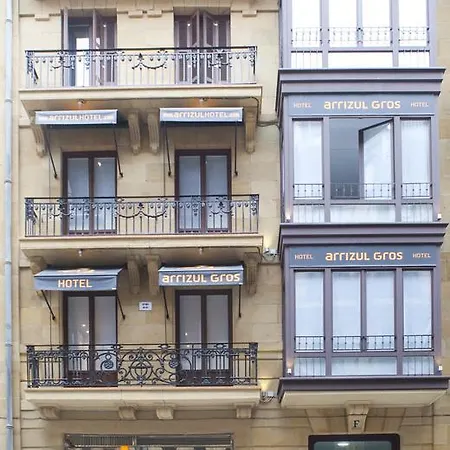 Hotell & Suites Arrizul Gros *