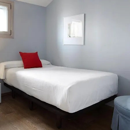 & Suites Arrizul Gros Hotell *