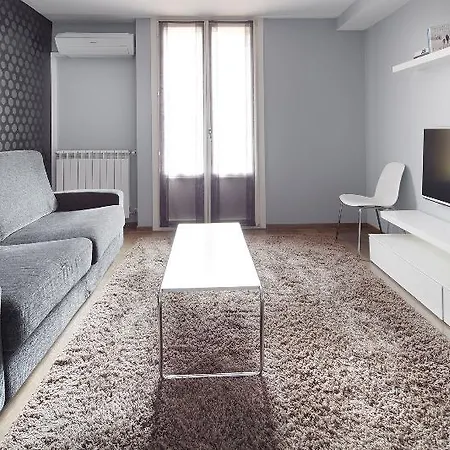 & Suites Arrizul Gros San Sebastian