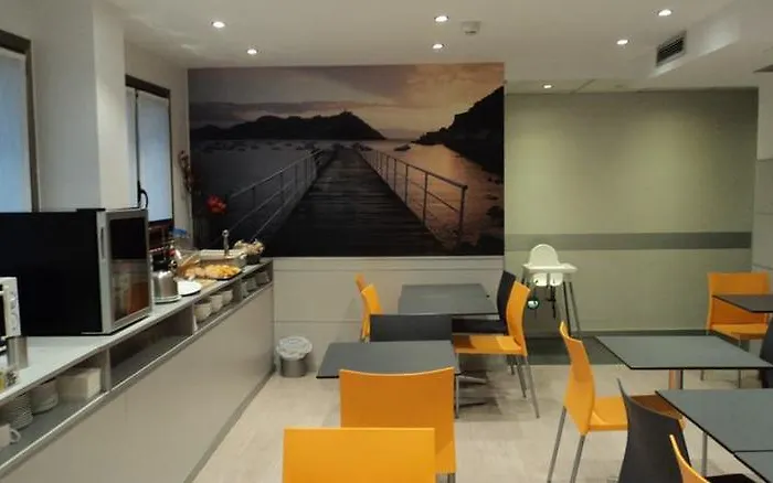 & Suites Arrizul Gros San Sebastián