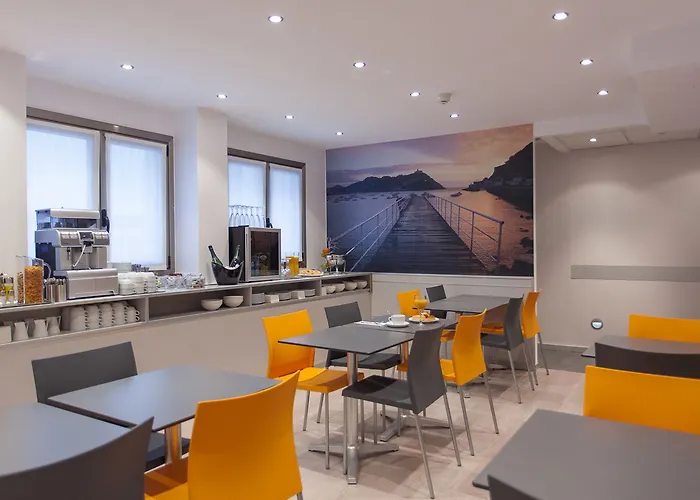 & Suites Arrizul Gros San Sebastián