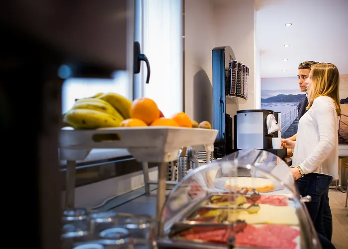 & Suites Arrizul Gros 酒店