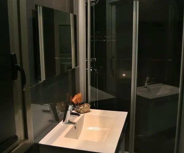 & Suites Arrizul Gros 酒店 *