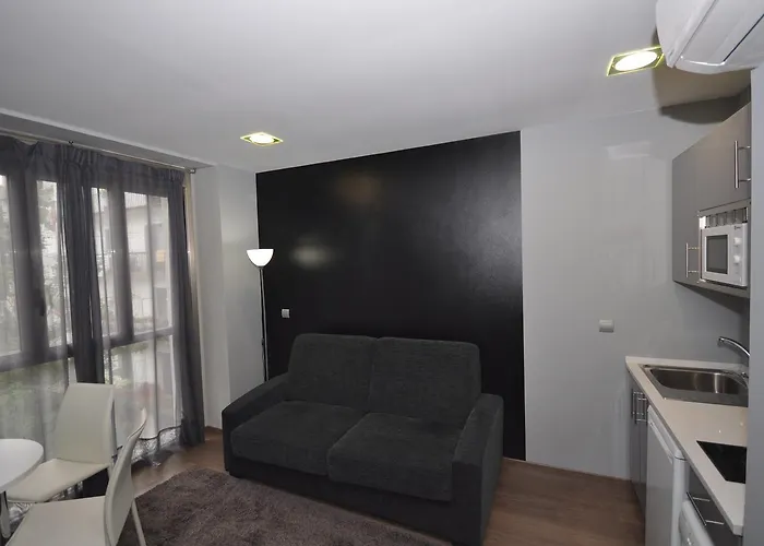 & Suites Arrizul Gros 酒店 *