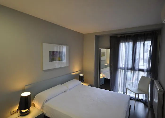 & Suites Arrizul Gros 酒店