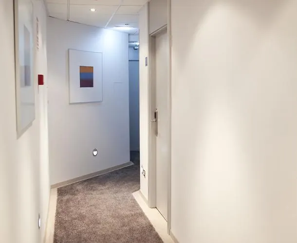 & Suites Arrizul Gros * 圣塞瓦斯蒂安