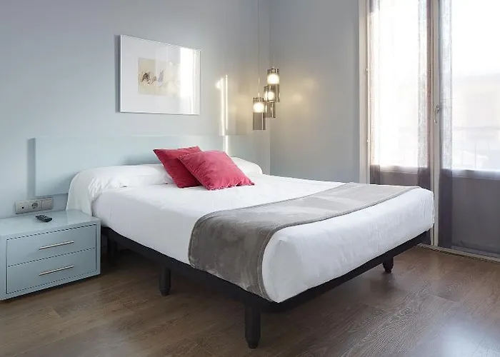 & Suites Arrizul Gros 酒店