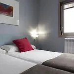 & Suites Arrizul Gros Otel San Sebastián